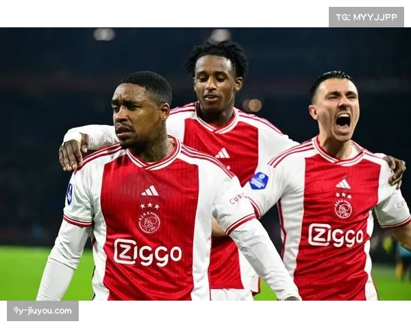 特温特前锋范沃尔夫斯温克尔状态出色 对阵阿贾克斯破门